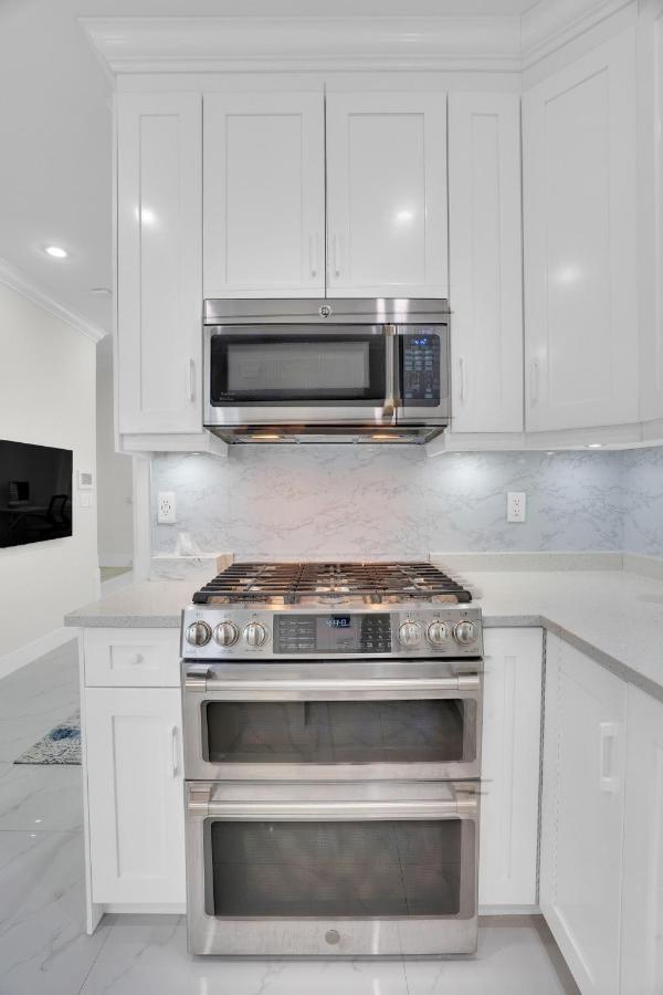 Holiday home Family-friendly, 3 Bed House - Private Backyard-central Location Vancouver