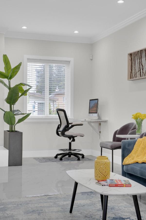 Family-friendly, 3 Bed House - Private Backyard-central Location Holiday home Vancouver