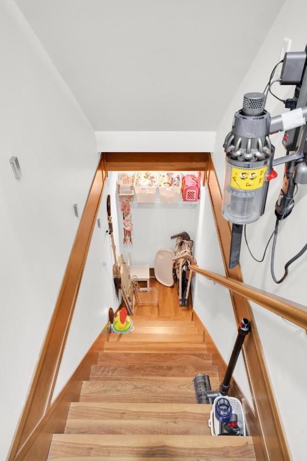 Family-friendly, 3 Bed House - Private Backyard-central Location *