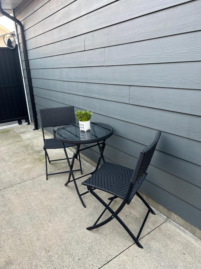 Holiday home Family-friendly, 3 Bed House - Private Backyard-central Location *