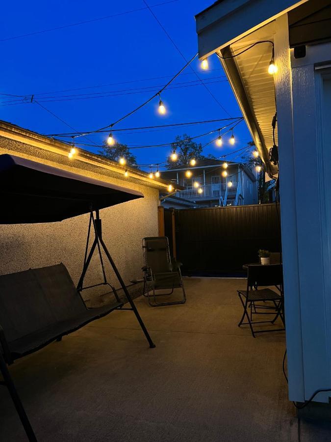 Family-friendly, 3 Bed House - Private Backyard-central Location